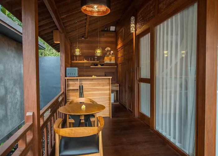 Villa Vishaka Batu Kurung *