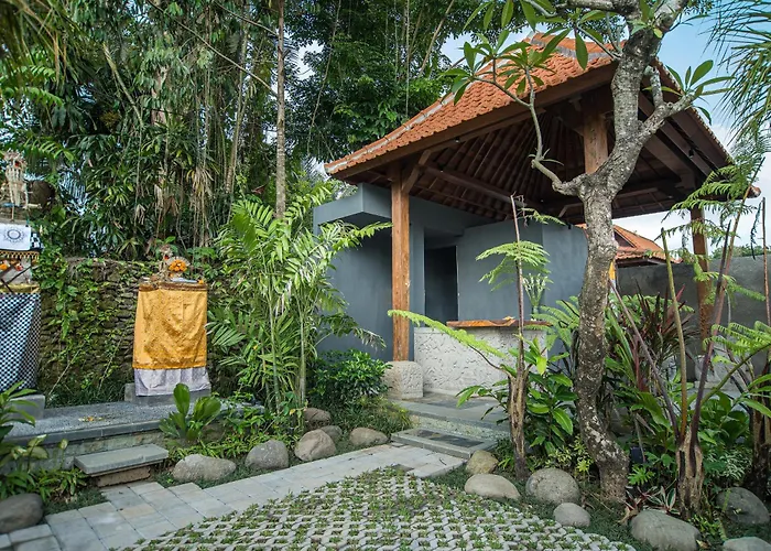 Vishaka Batu Kurung
